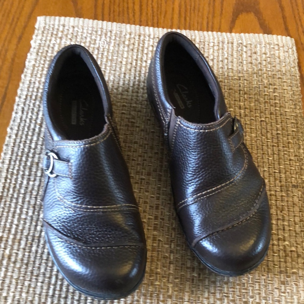 Clarks Ladies Brown Leather Shoes  Size 8M  #14
